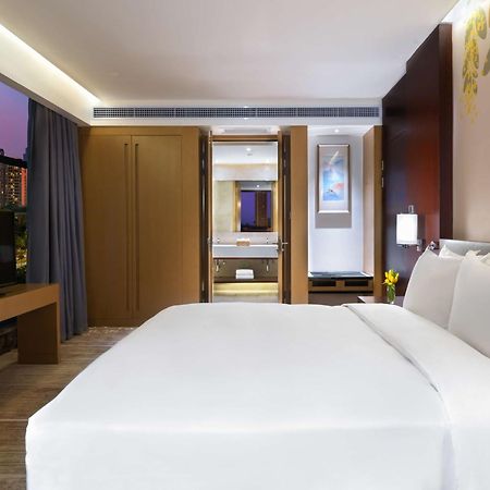 Hilton Garden Inn Foshan Exterior photo
