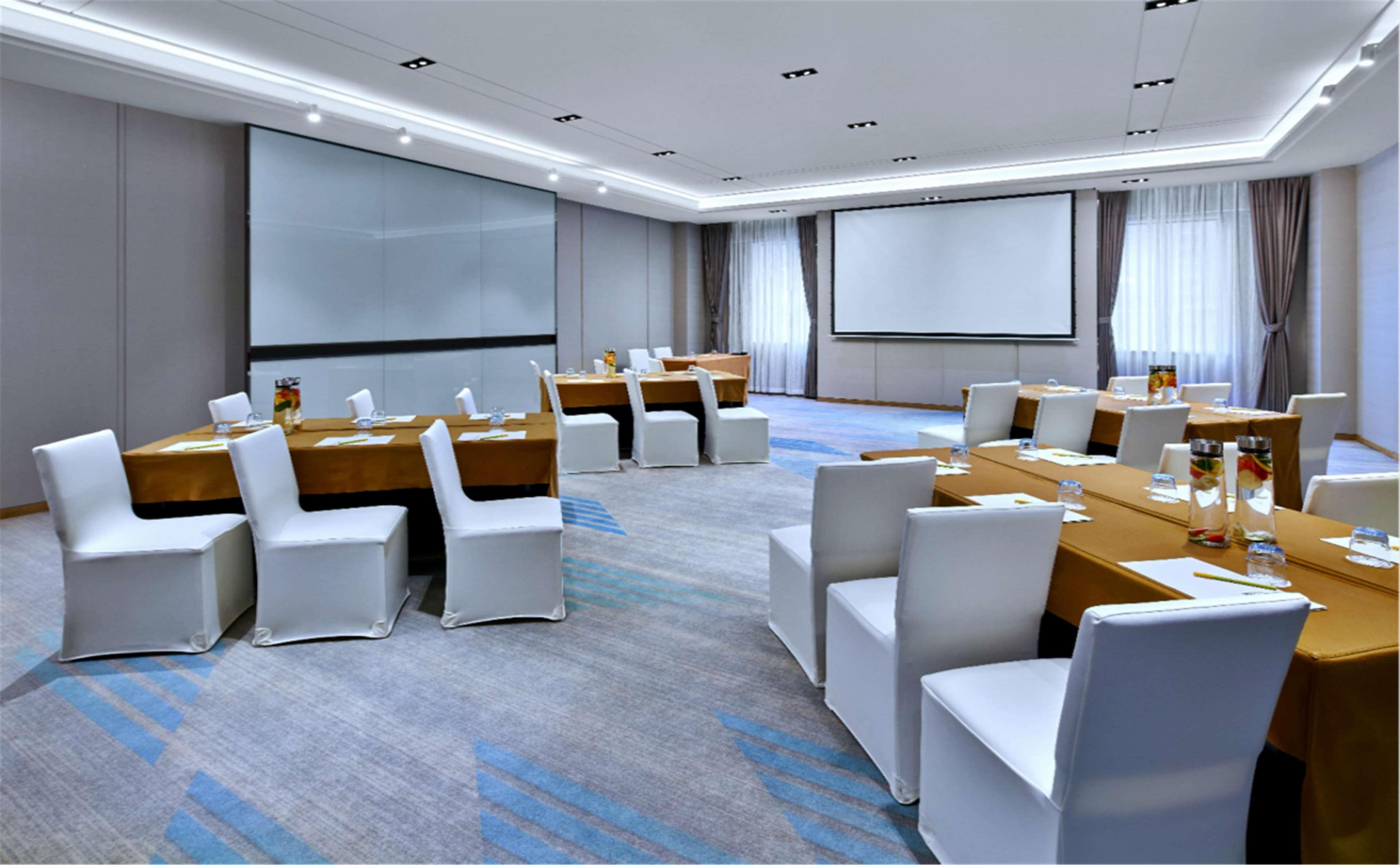 Hilton Garden Inn Foshan Exterior photo
