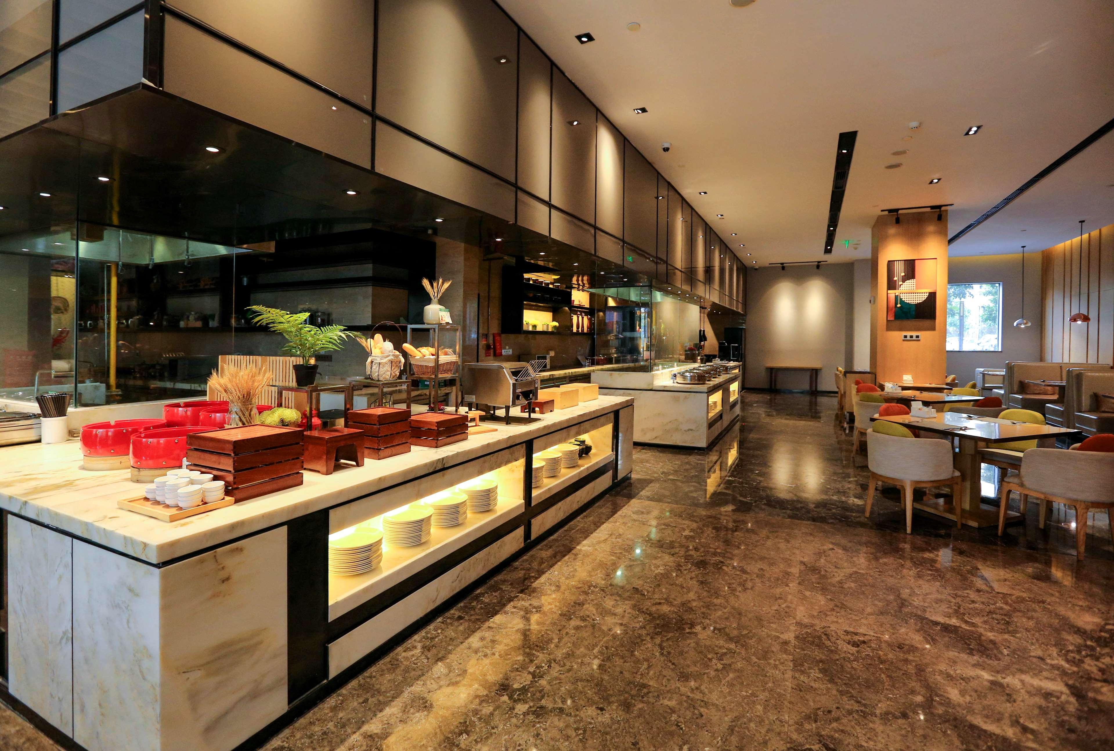 Hilton Garden Inn Foshan Exterior photo