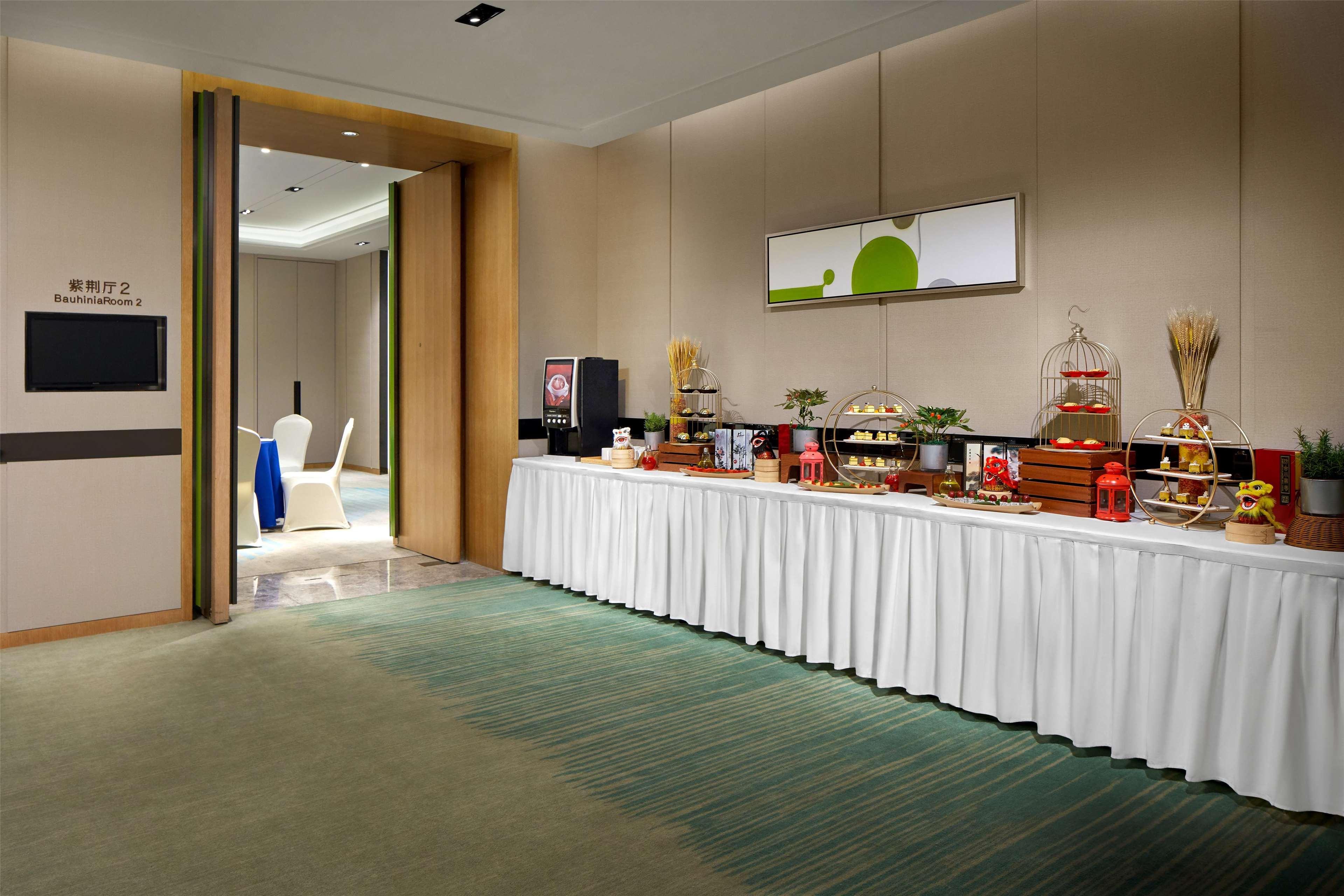 Hilton Garden Inn Foshan Exterior photo