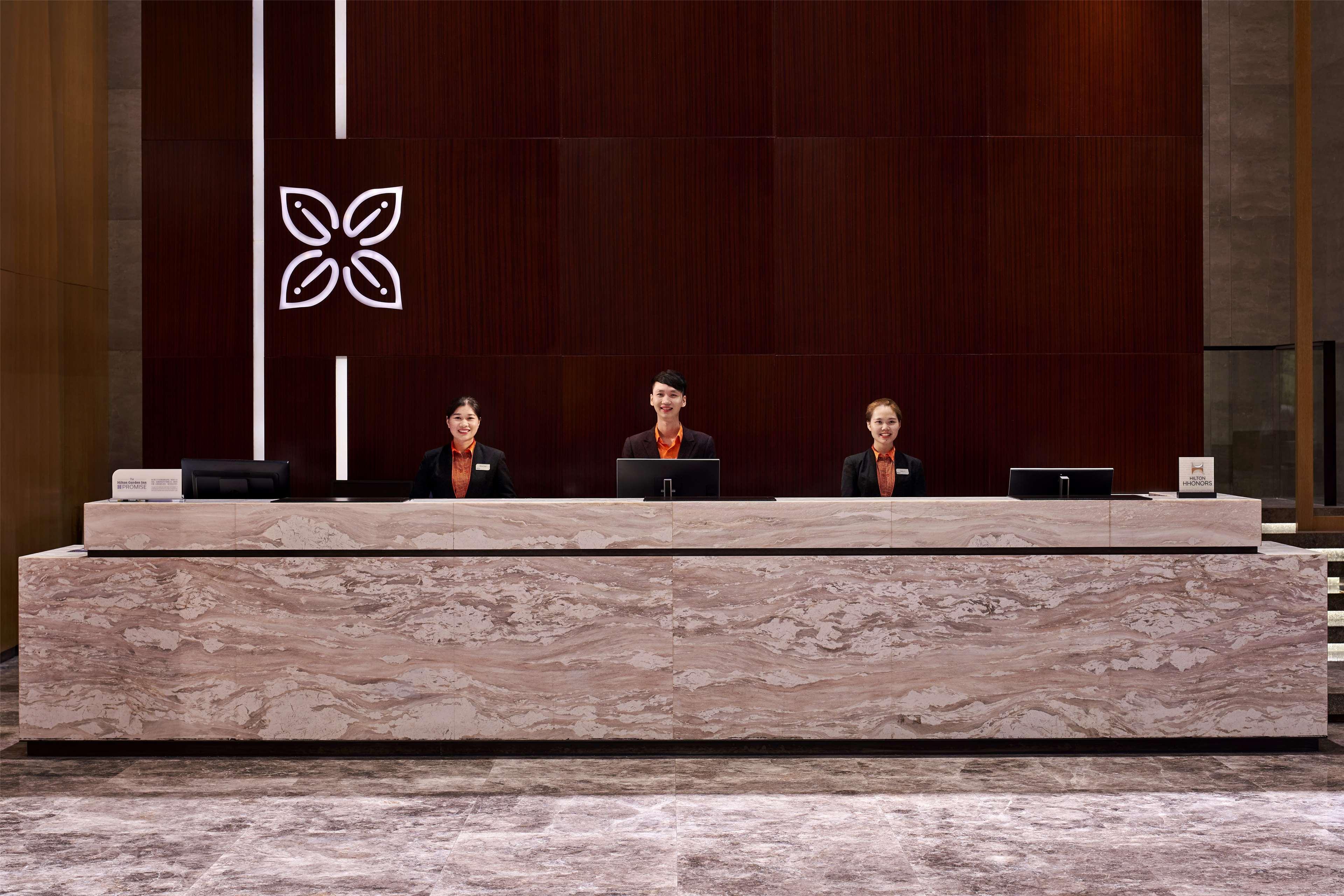 Hilton Garden Inn Foshan Exterior photo