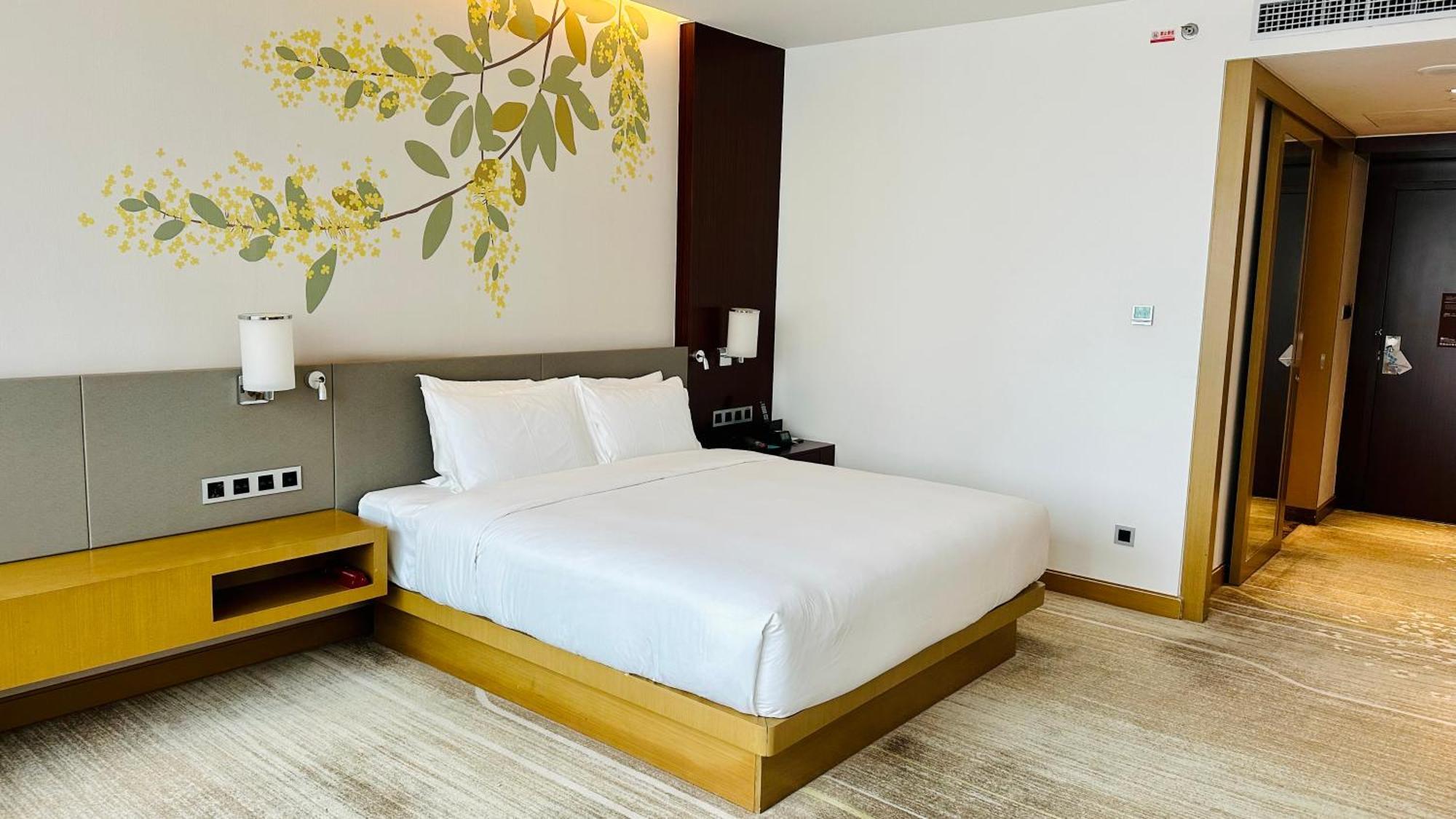 Hilton Garden Inn Foshan Exterior photo