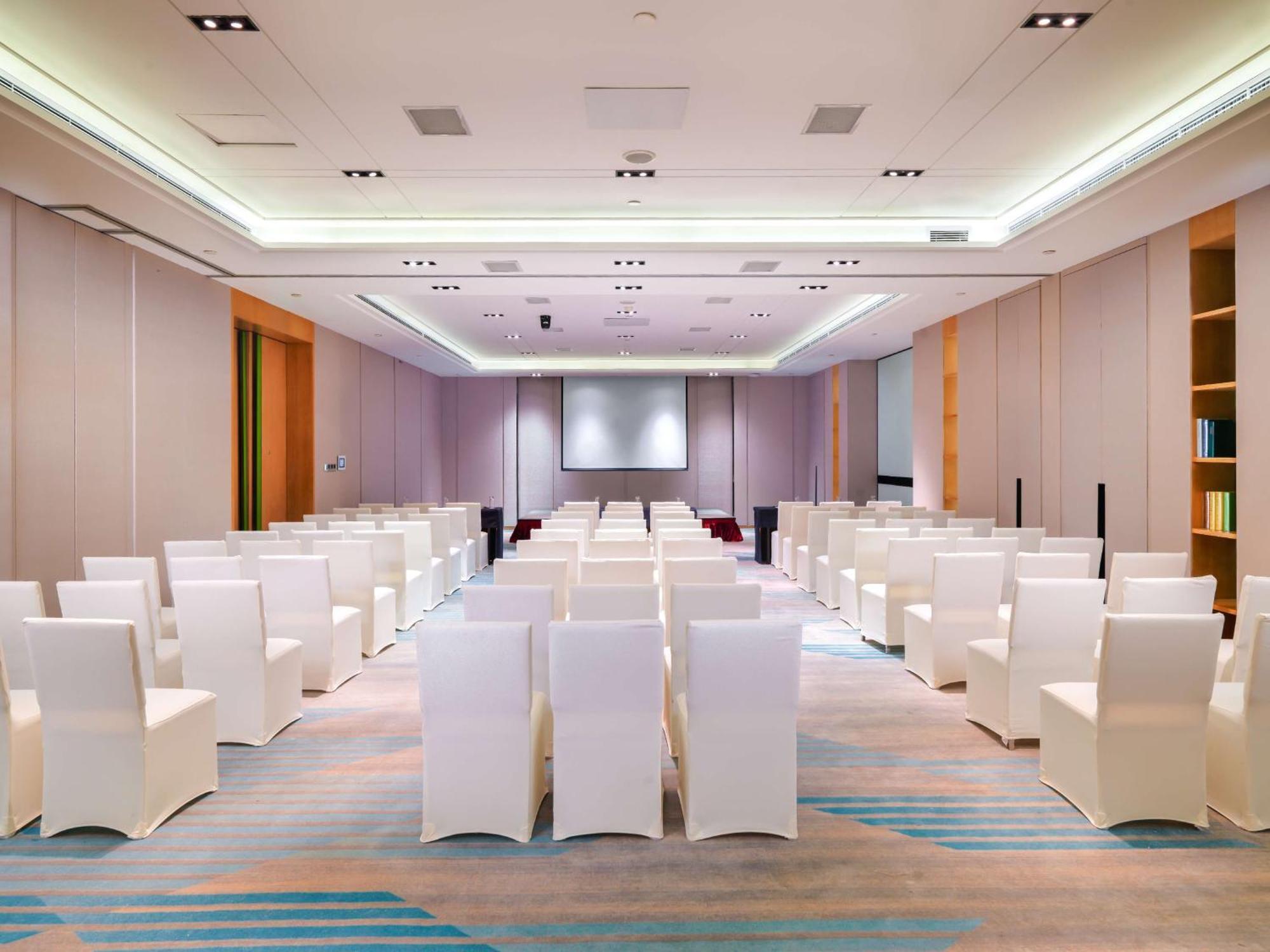 Hilton Garden Inn Foshan Exterior photo