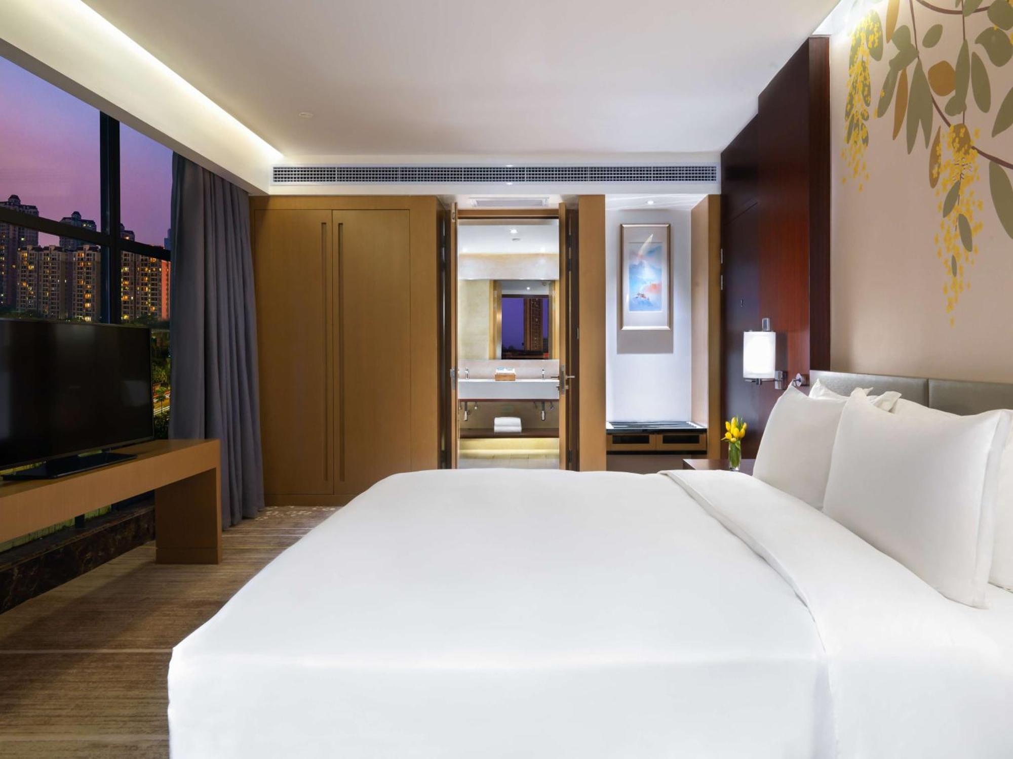 Hilton Garden Inn Foshan Exterior photo
